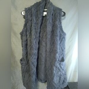 Kookaburra by ugg gray embrossed Sherpa fleece vest
